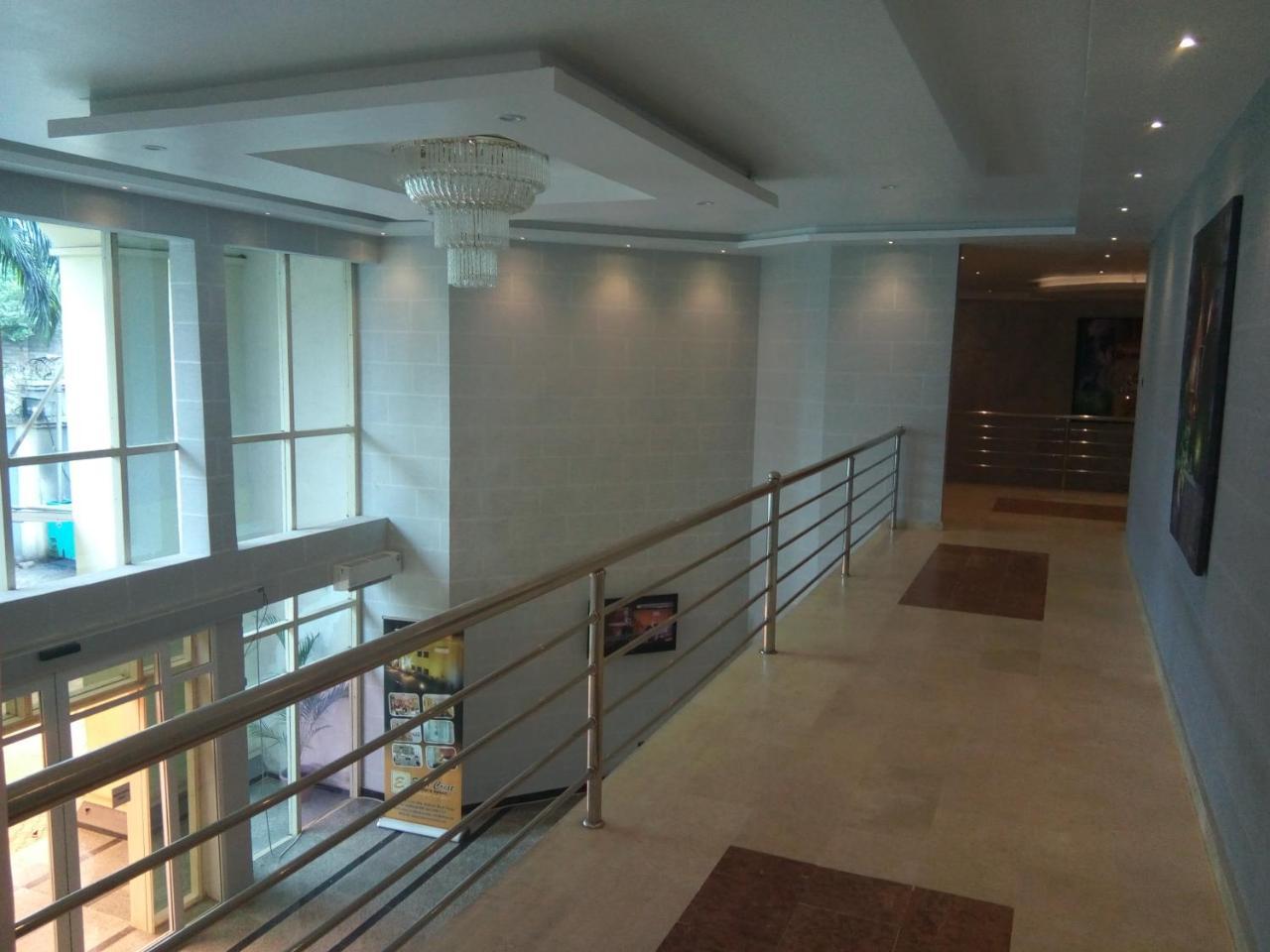Eden Crest Hotel & Resort Энугу Экстерьер фото