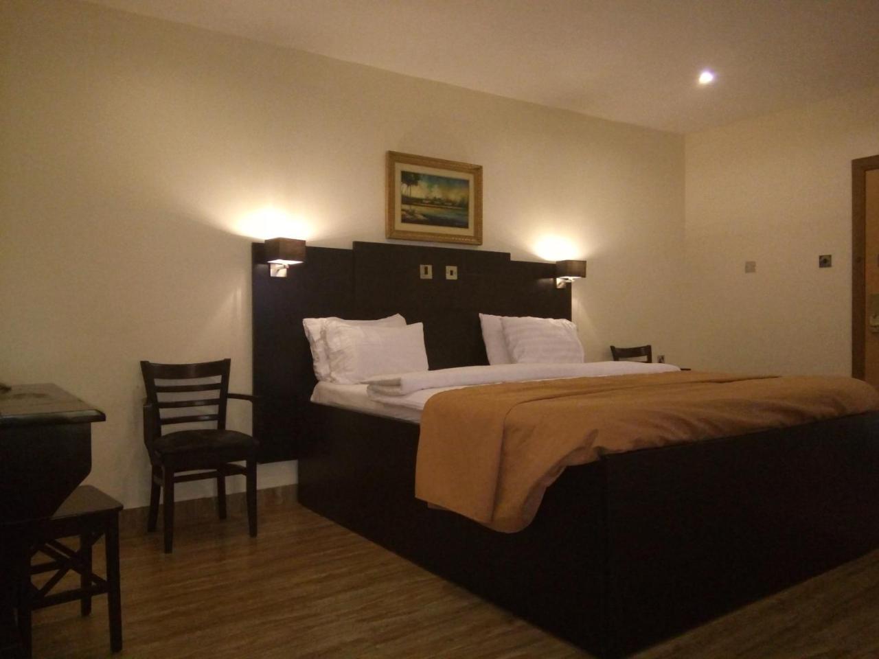 Eden Crest Hotel & Resort Энугу Экстерьер фото