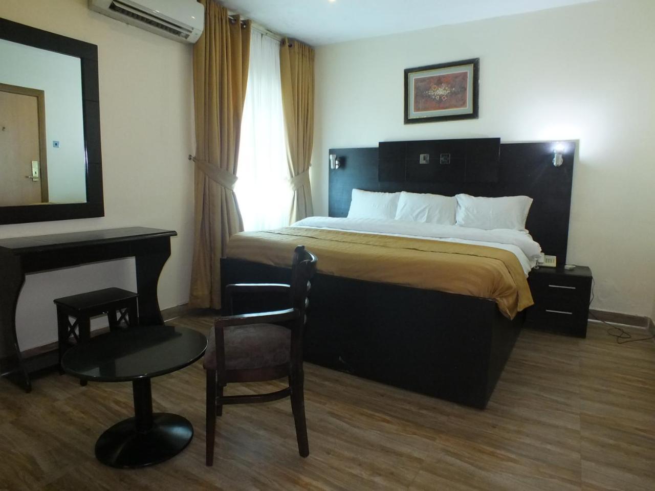 Eden Crest Hotel & Resort Энугу Экстерьер фото